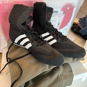 Adidas boxing shoes men's 9.5 brand new never worn with tags